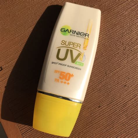 garnier sunblock spf 50.